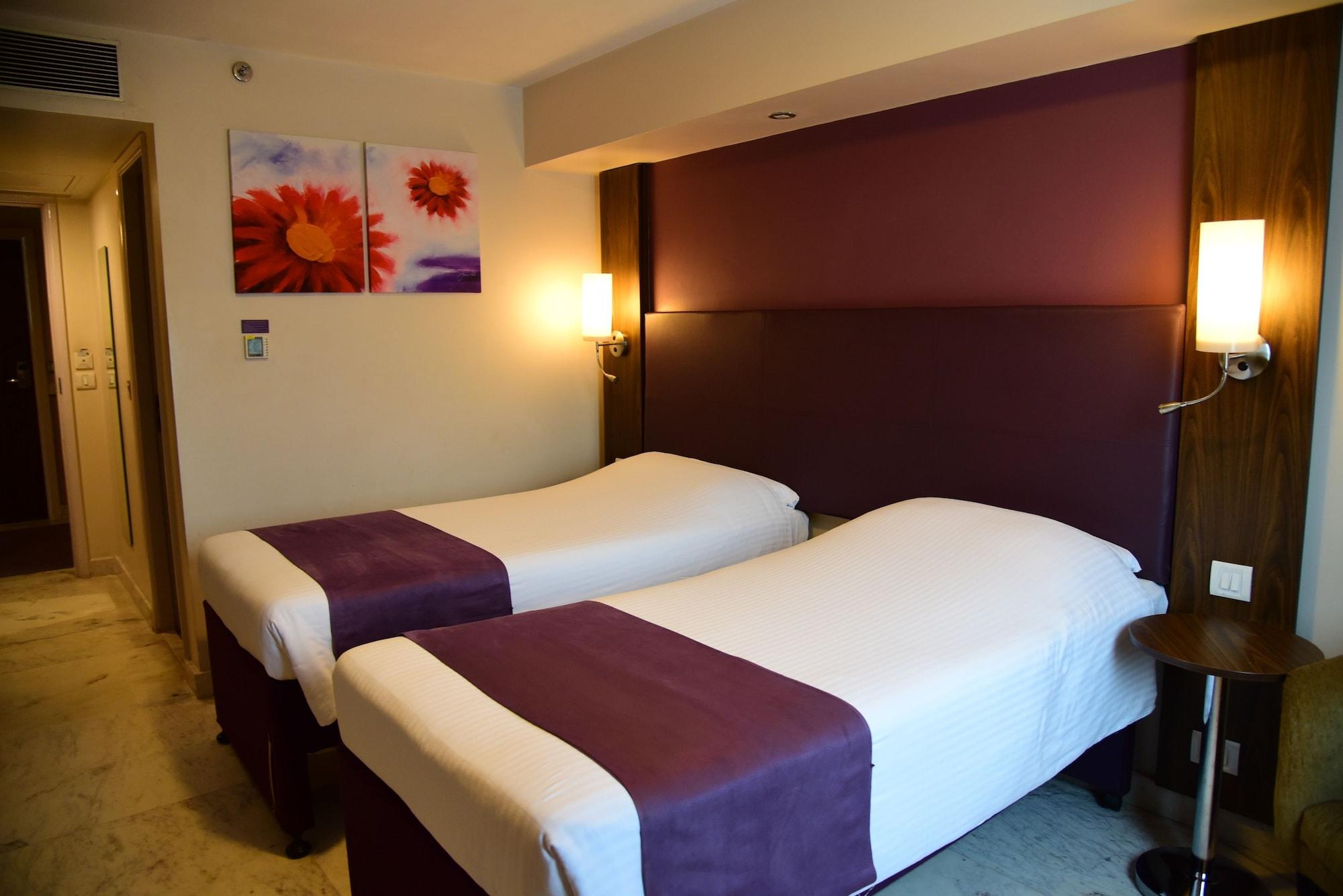 Caspia Hotel New Delhi Extérieur photo