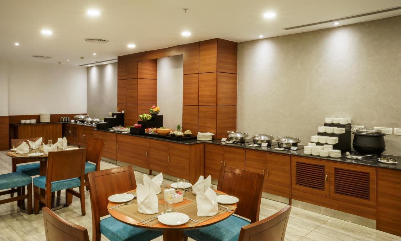 Caspia Hotel New Delhi Extérieur photo