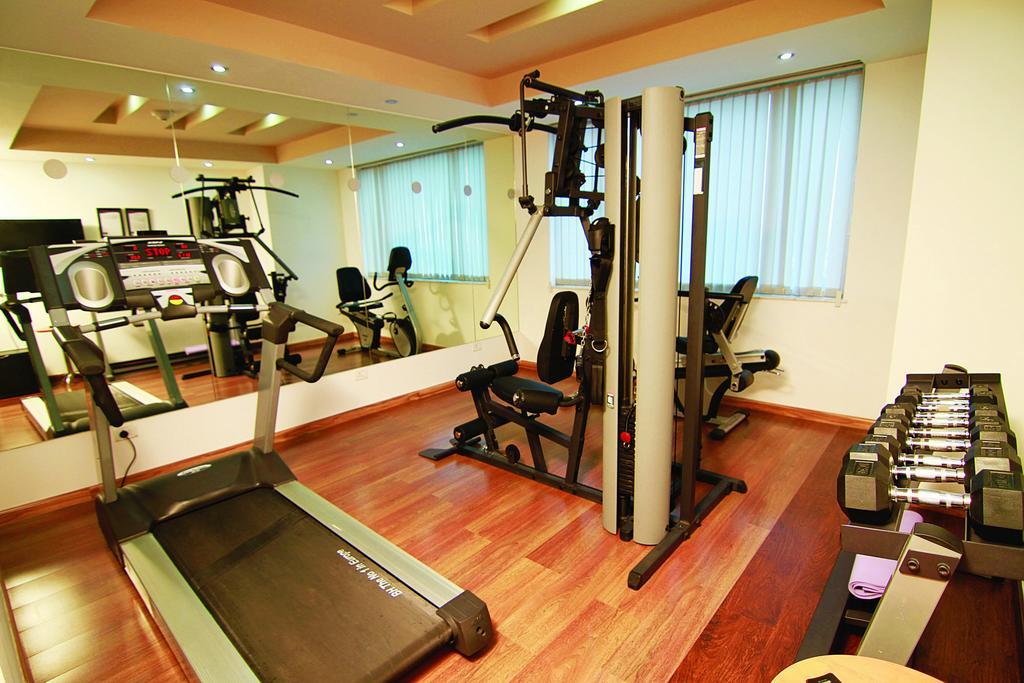 Caspia Hotel New Delhi Extérieur photo
