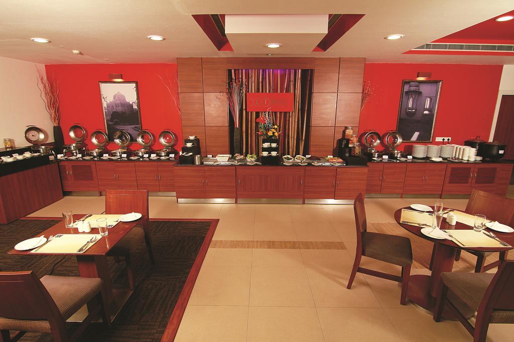 Caspia Hotel New Delhi Extérieur photo