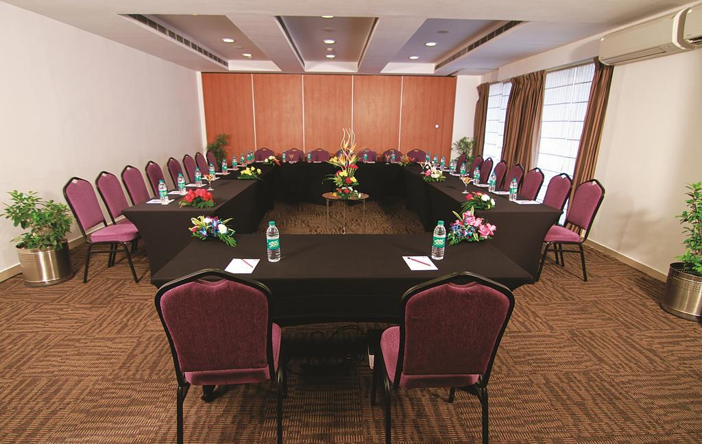 Caspia Hotel New Delhi Extérieur photo