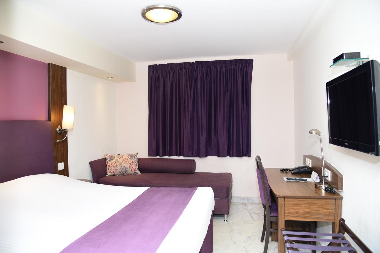 Caspia Hotel New Delhi Extérieur photo