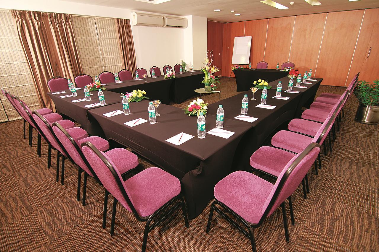 Caspia Hotel New Delhi Extérieur photo