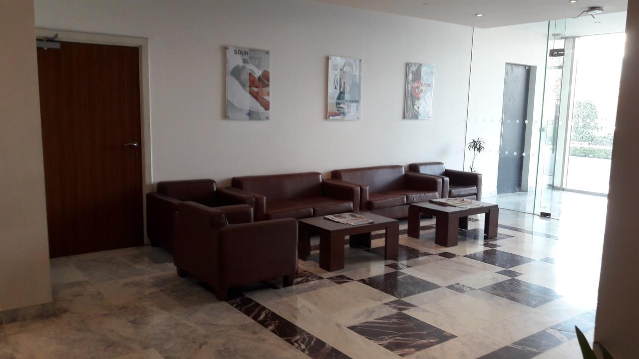 Caspia Hotel New Delhi Extérieur photo